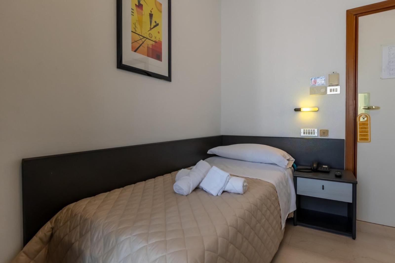 Grand Meeting Hotel Римини Экстерьер фото